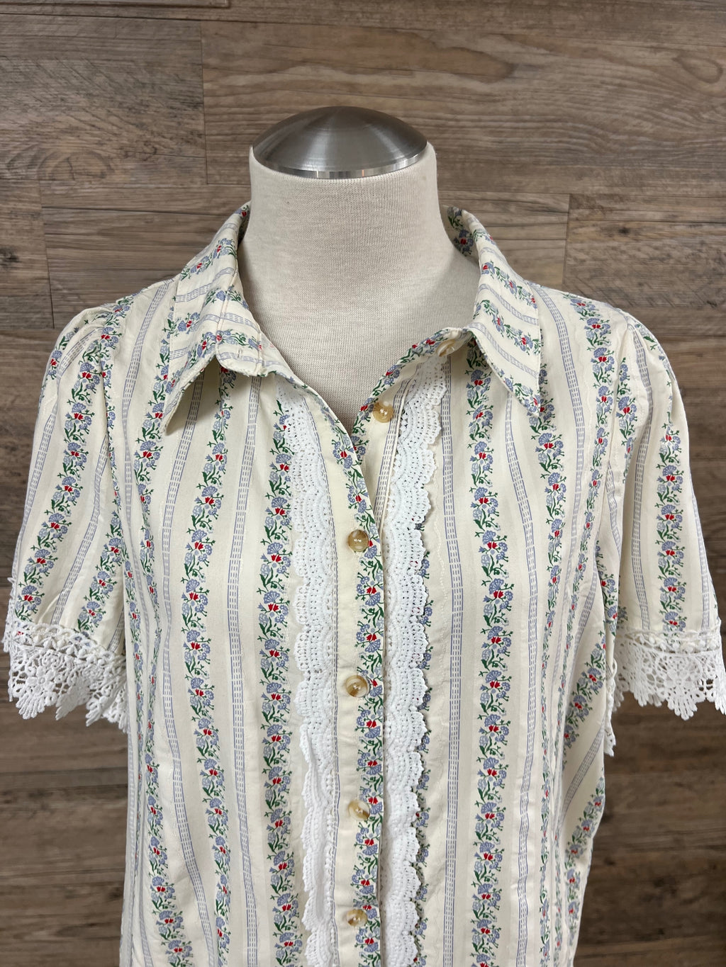 Floral Lace Trim Collared Top
