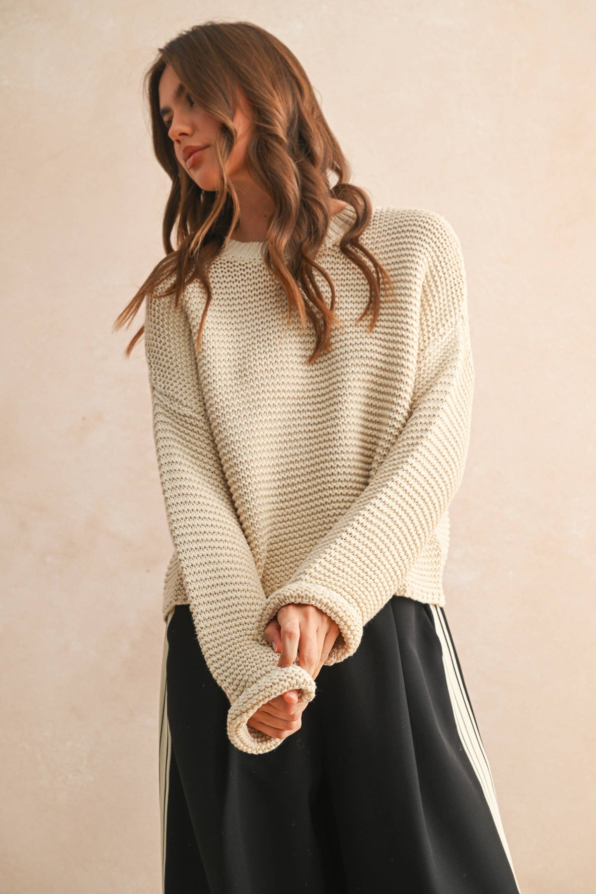 ROUND NECK SWEATER KNITTED