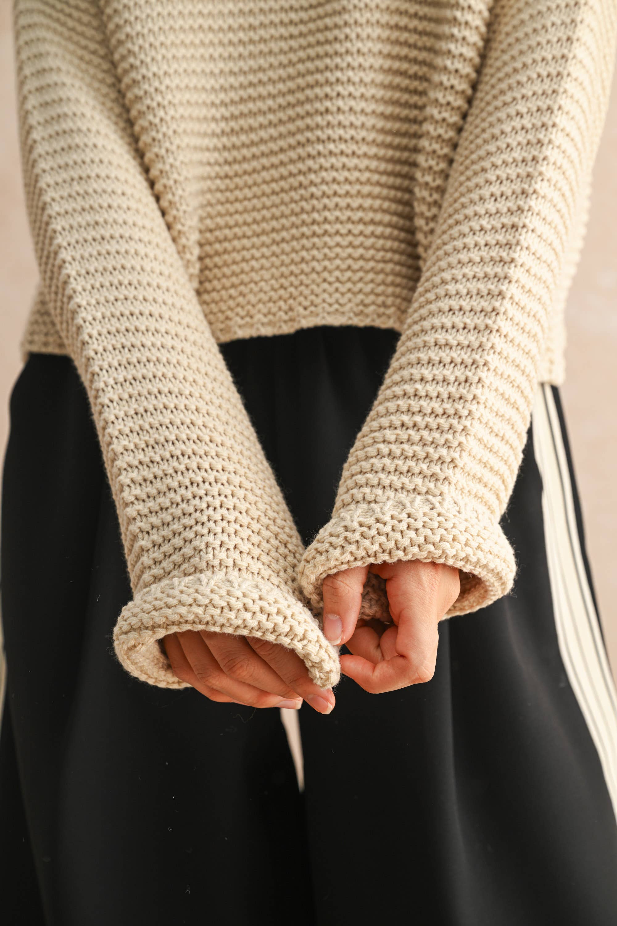ROUND NECK SWEATER KNITTED
