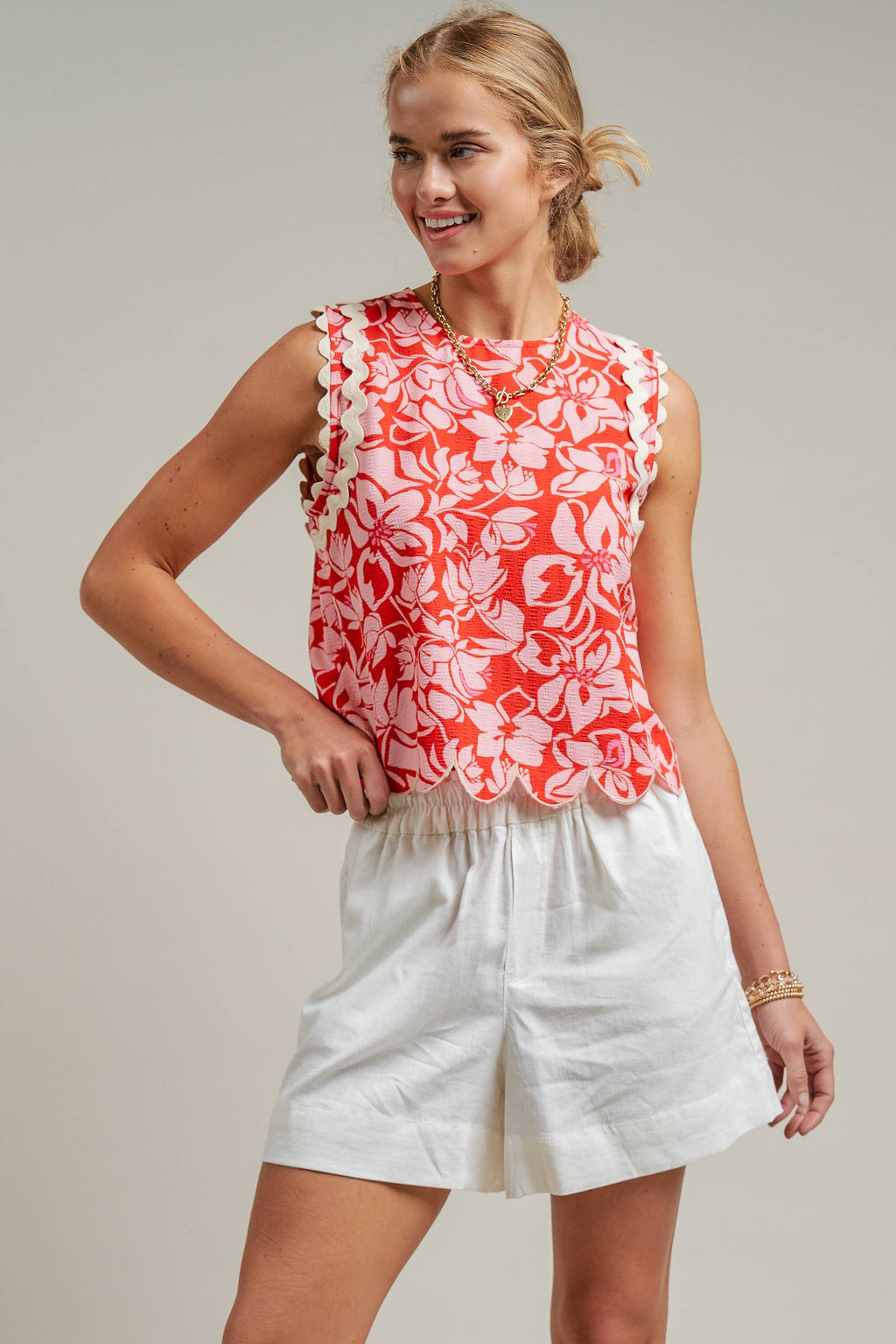 Urban Daizy - Floral Print Scallop Edge Sleeveless Top