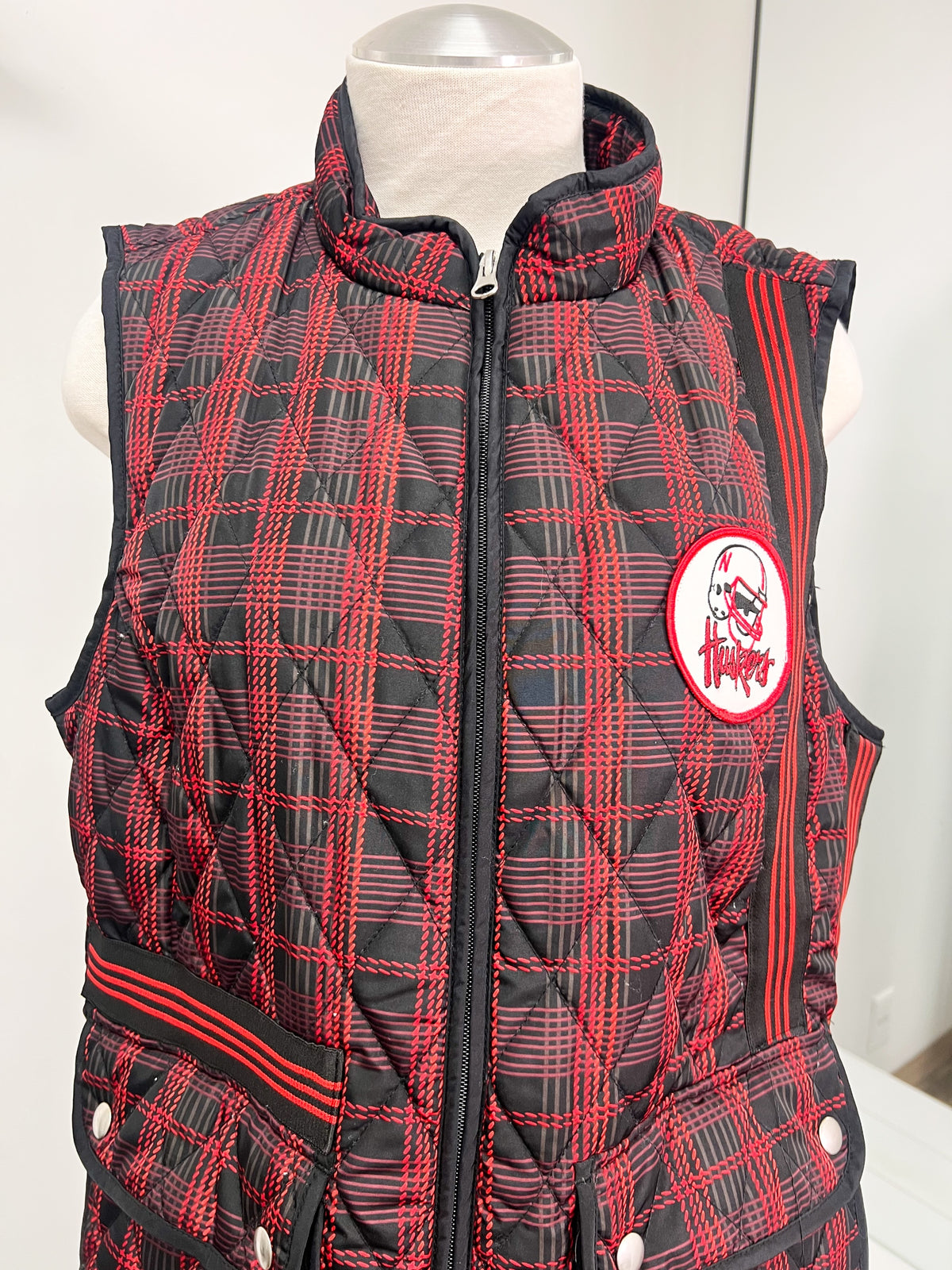 Red/Black Embellished Husker Vest - Size Large