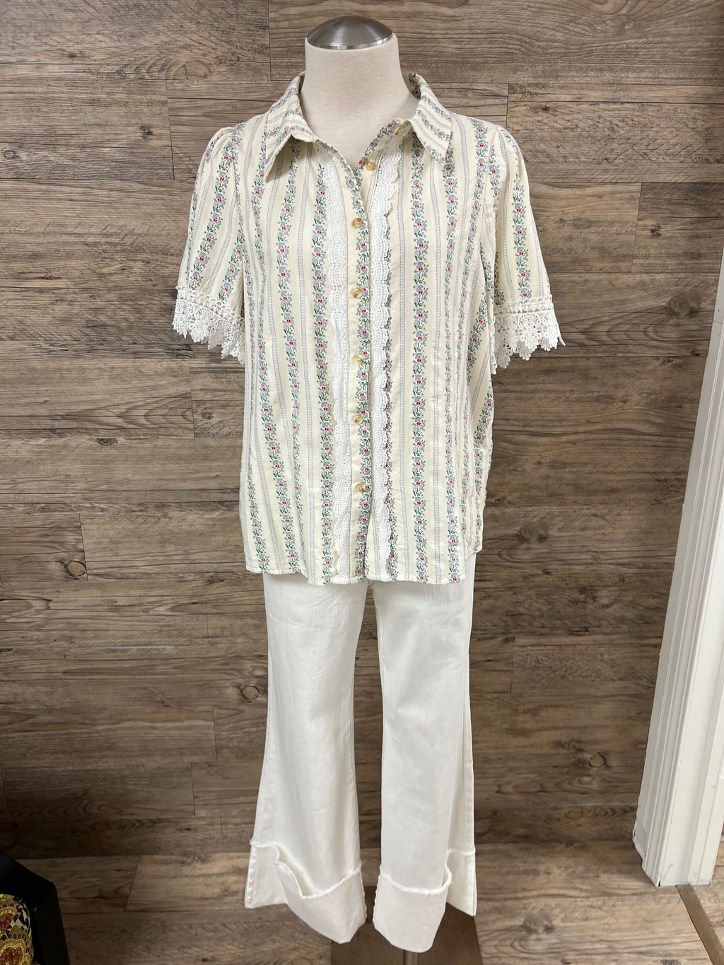 Floral Lace Trim Collared Top