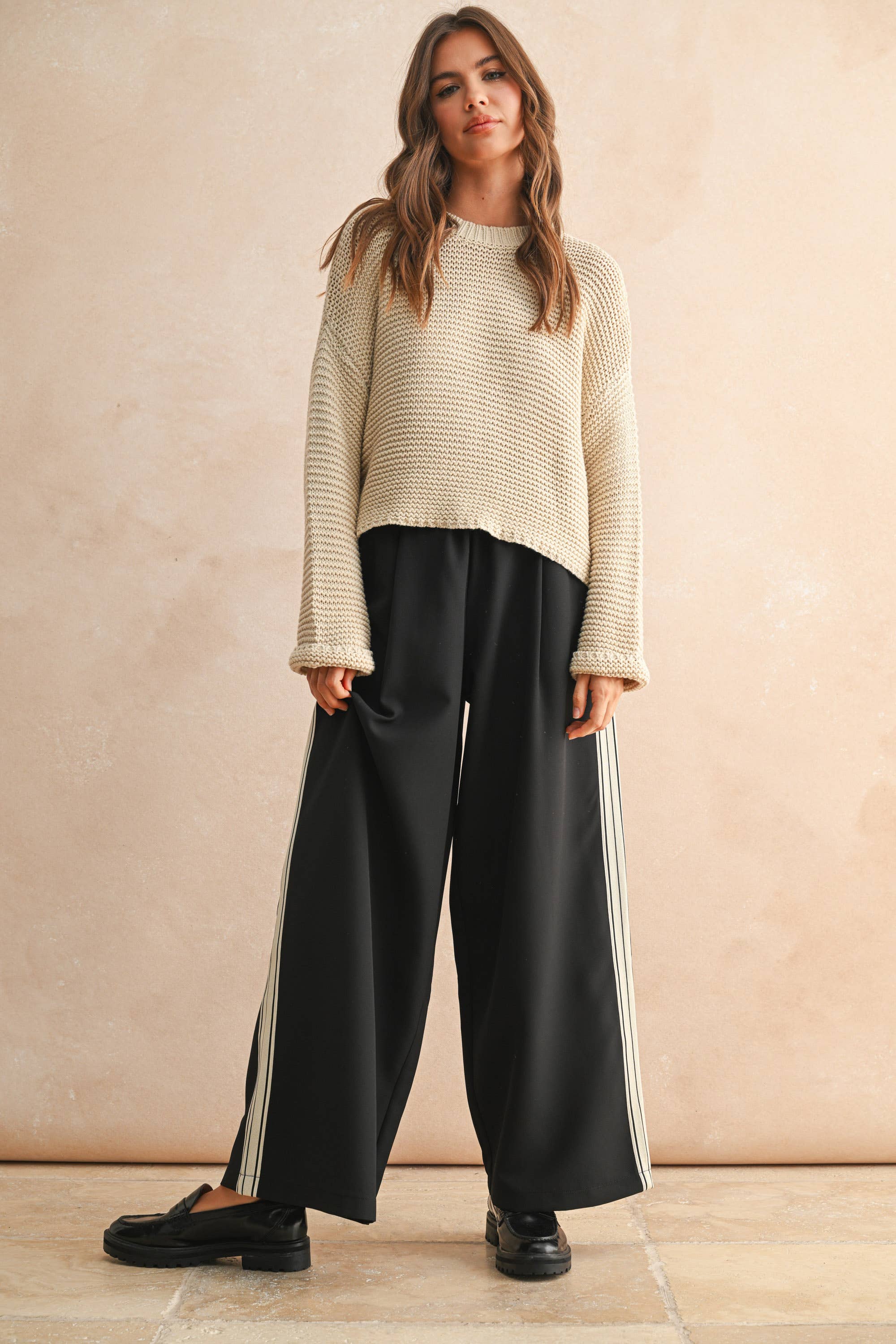 ROUND NECK SWEATER KNITTED